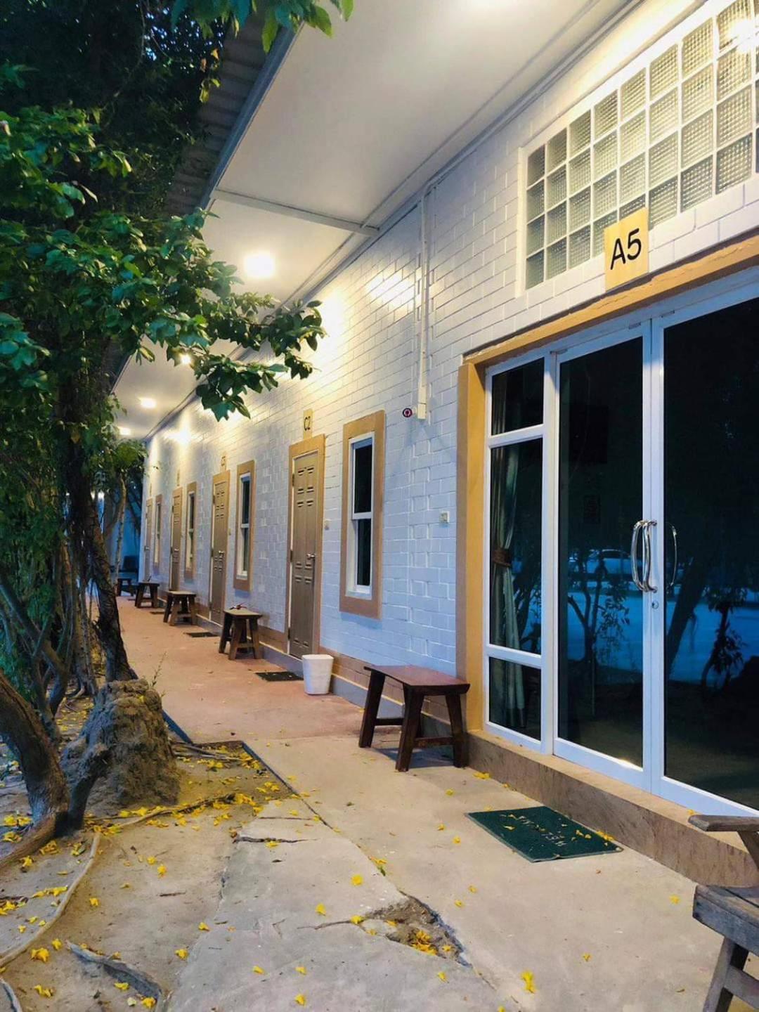 Three Bays Resort 쁘라쭈압키리칸 외부 사진