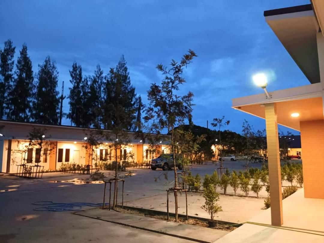 Three Bays Resort 쁘라쭈압키리칸 외부 사진