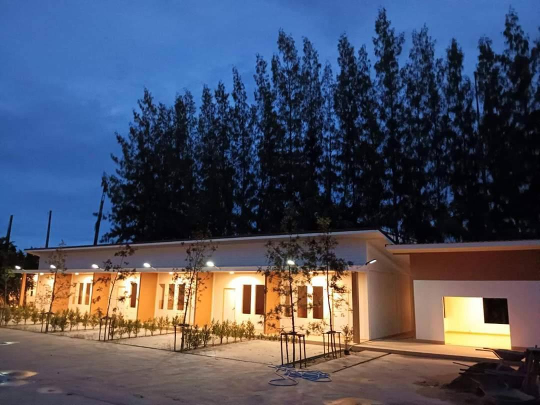 Three Bays Resort 쁘라쭈압키리칸 외부 사진