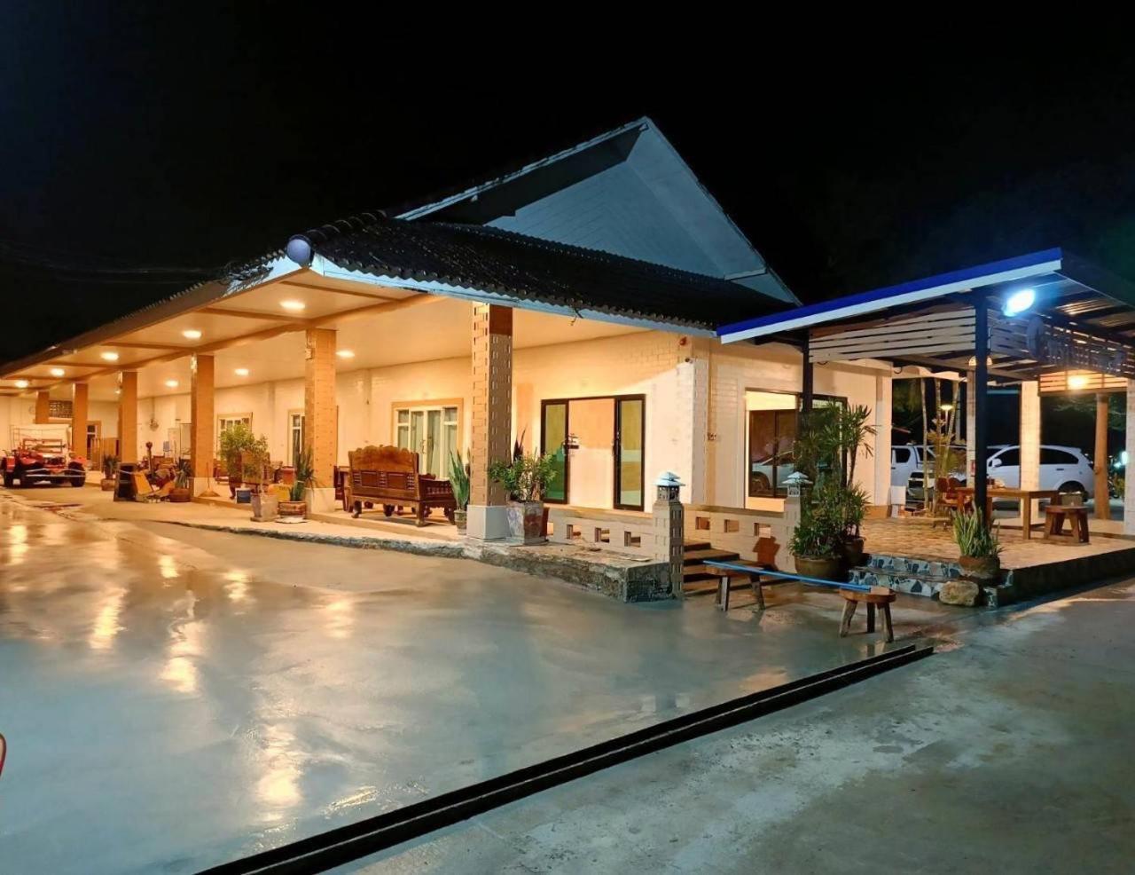 Three Bays Resort 쁘라쭈압키리칸 외부 사진