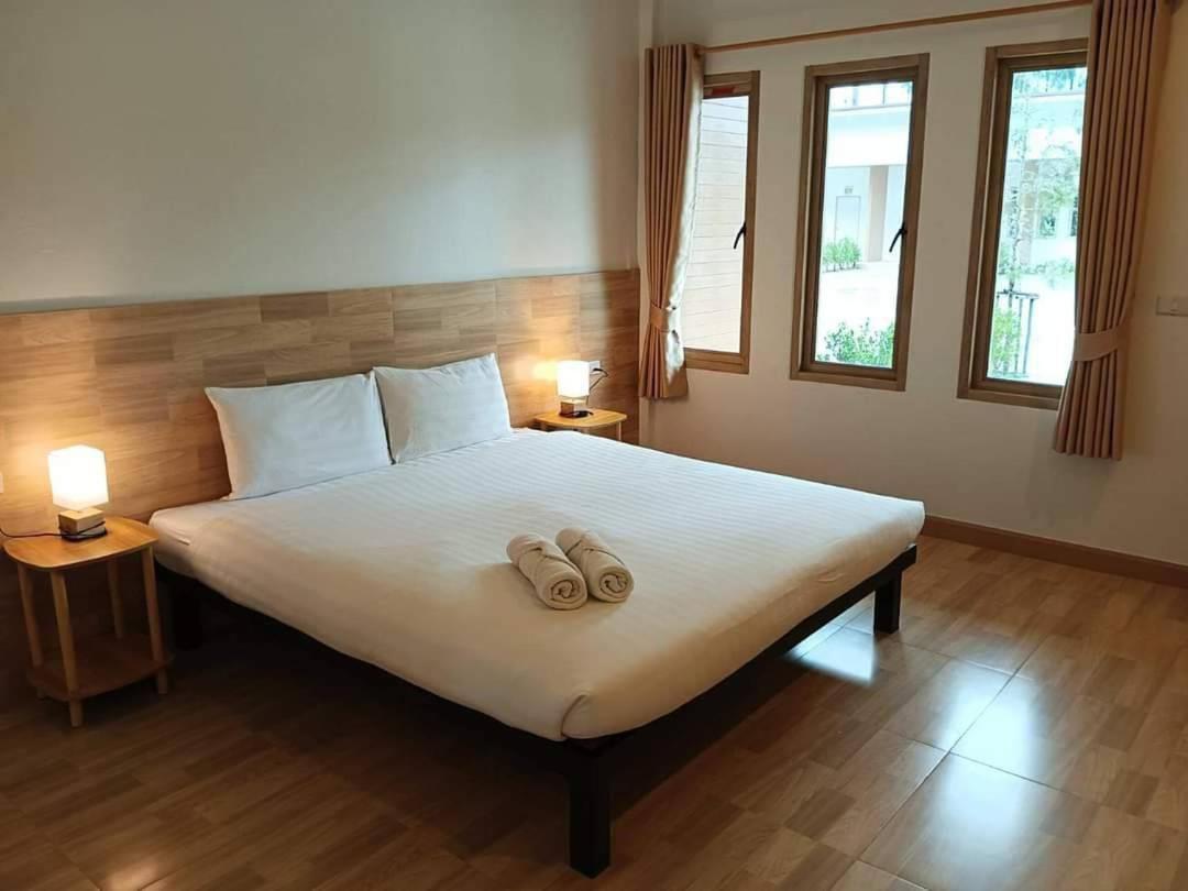 Three Bays Resort 쁘라쭈압키리칸 외부 사진