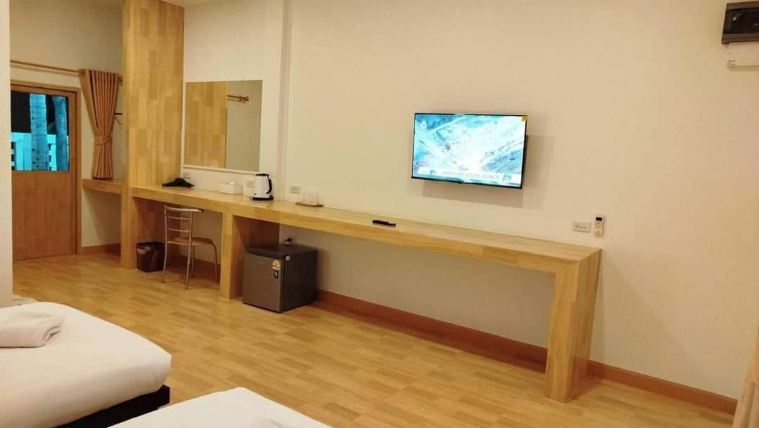 Three Bays Resort 쁘라쭈압키리칸 외부 사진