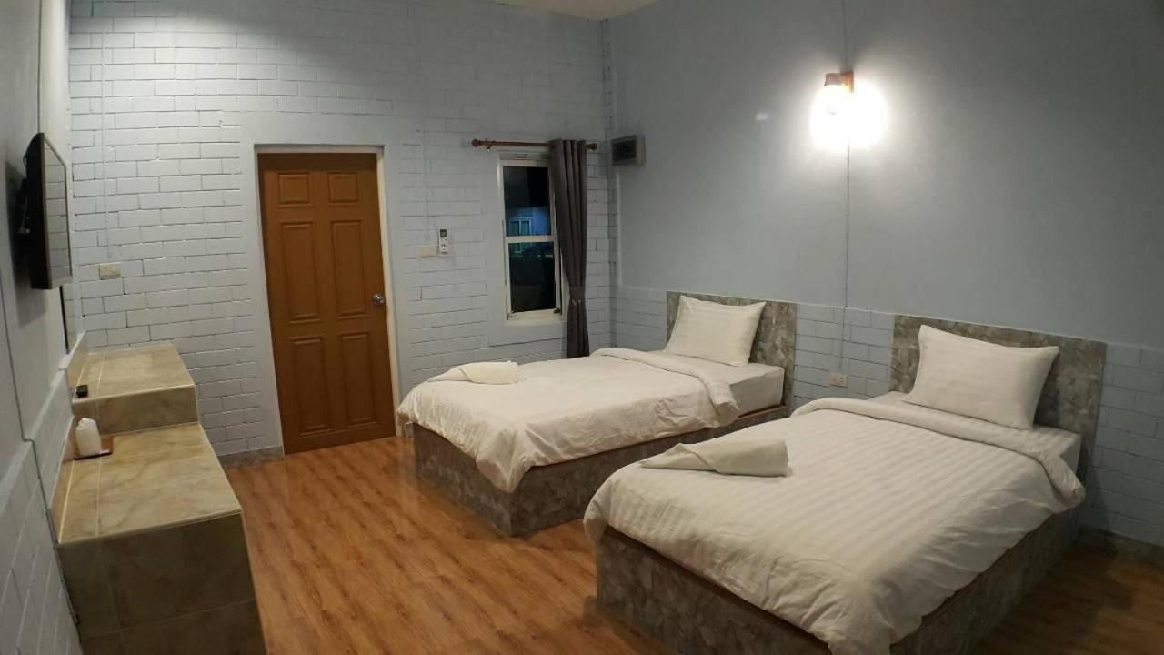 Three Bays Resort 쁘라쭈압키리칸 외부 사진