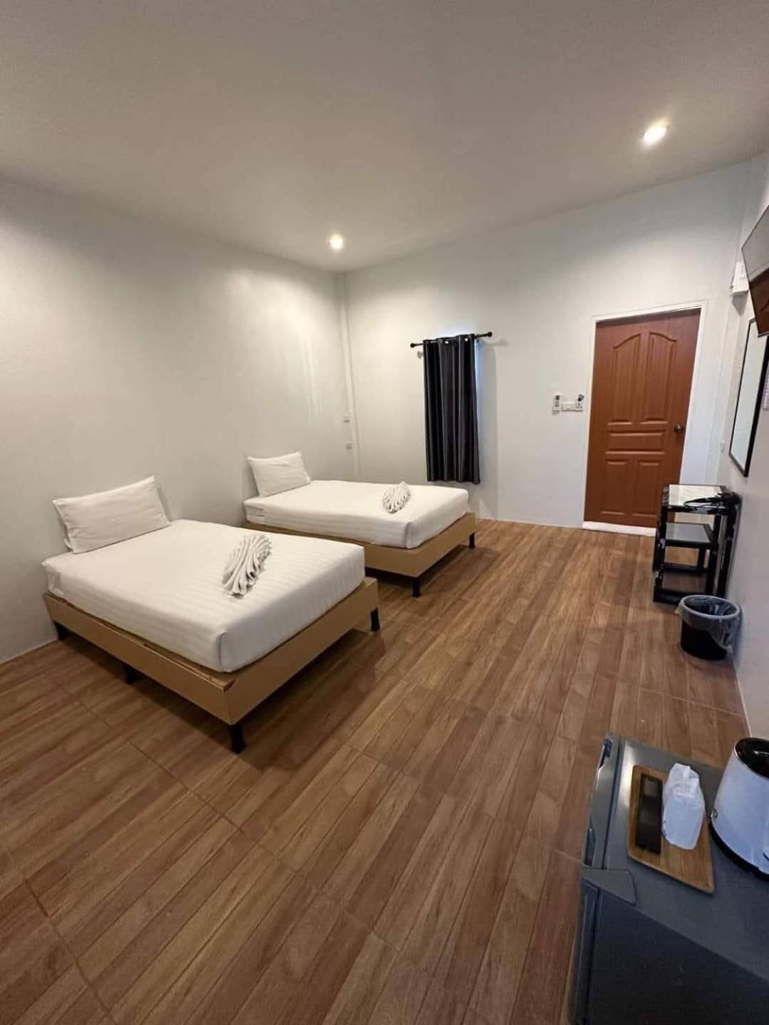 Three Bays Resort 쁘라쭈압키리칸 외부 사진