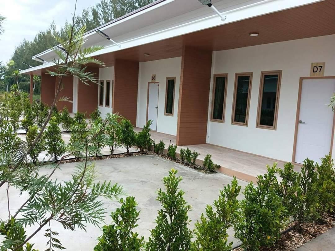 Three Bays Resort 쁘라쭈압키리칸 외부 사진