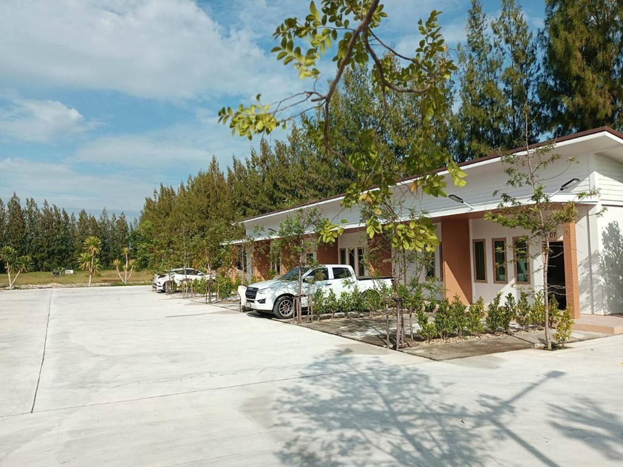 Three Bays Resort 쁘라쭈압키리칸 외부 사진
