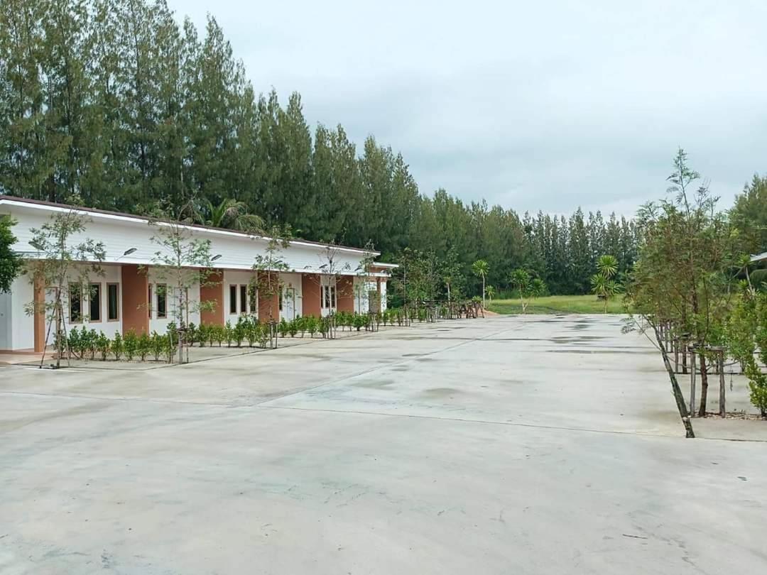 Three Bays Resort 쁘라쭈압키리칸 외부 사진