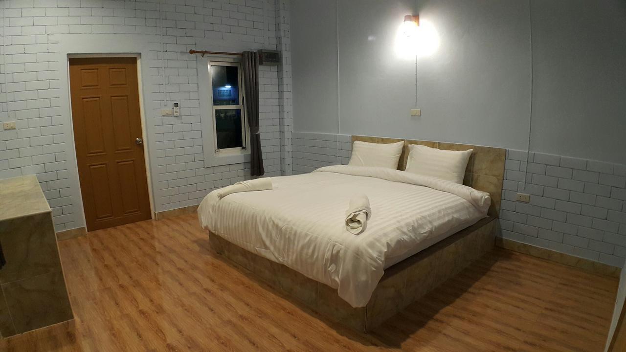 Three Bays Resort 쁘라쭈압키리칸 외부 사진