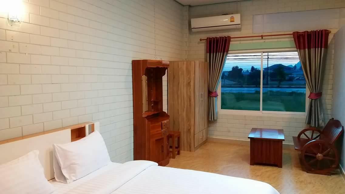 Three Bays Resort 쁘라쭈압키리칸 외부 사진